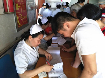 不得了！宜豐這家醫(yī)院圍滿了人，聽(tīng)說(shuō)都是沖著這兩個(gè)科室去的